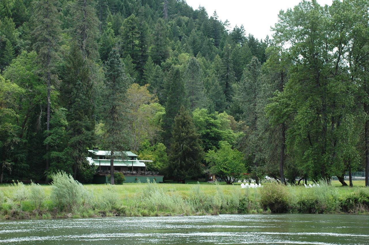 Morrisons Rogue River Lodge Merlin Екстериор снимка