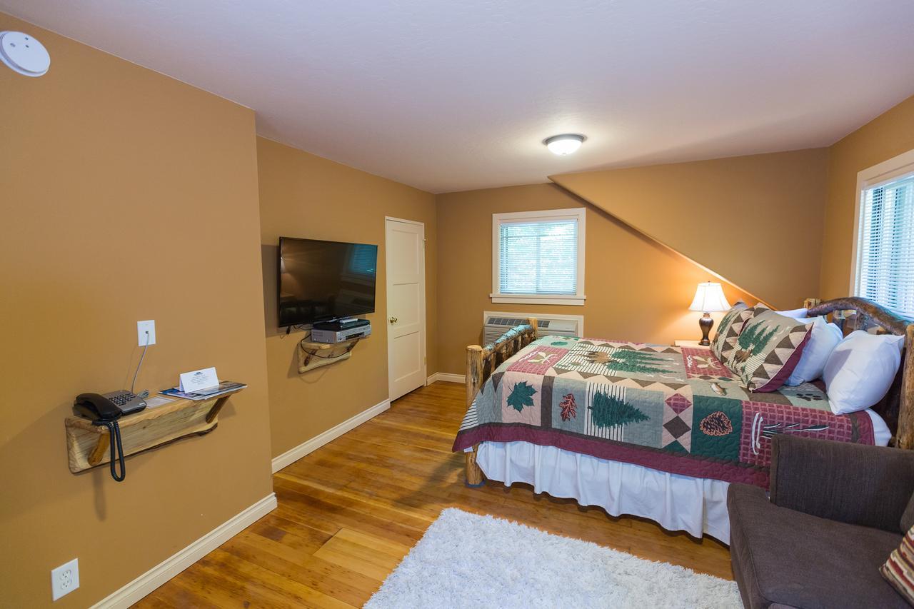 Morrisons Rogue River Lodge Merlin Екстериор снимка