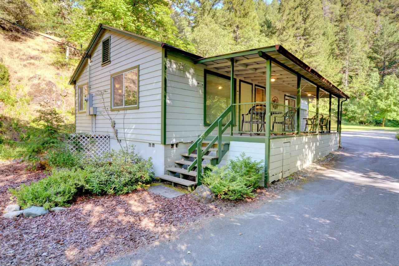 Morrisons Rogue River Lodge Merlin Екстериор снимка