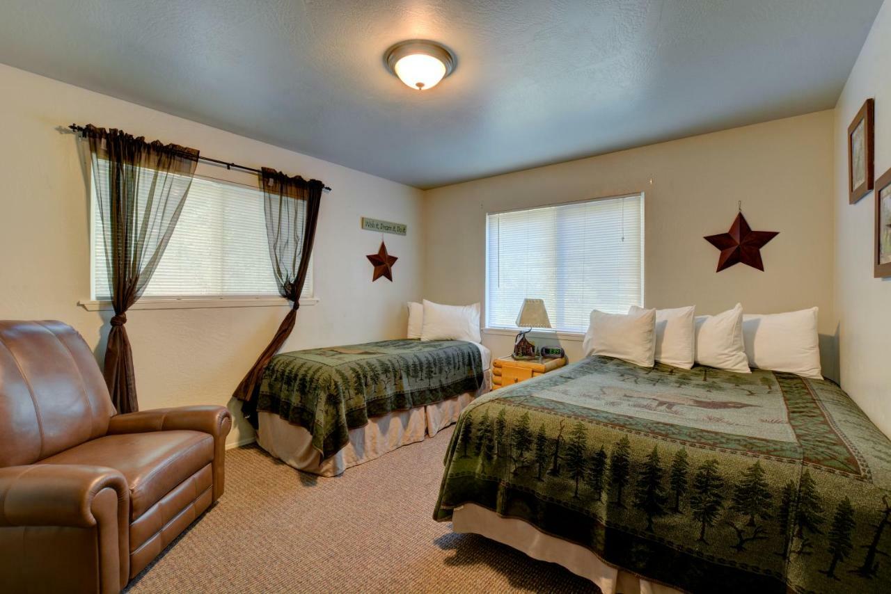 Morrisons Rogue River Lodge Merlin Екстериор снимка