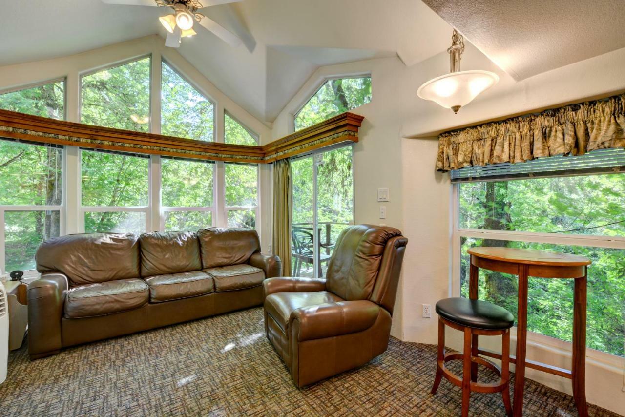 Morrisons Rogue River Lodge Merlin Екстериор снимка