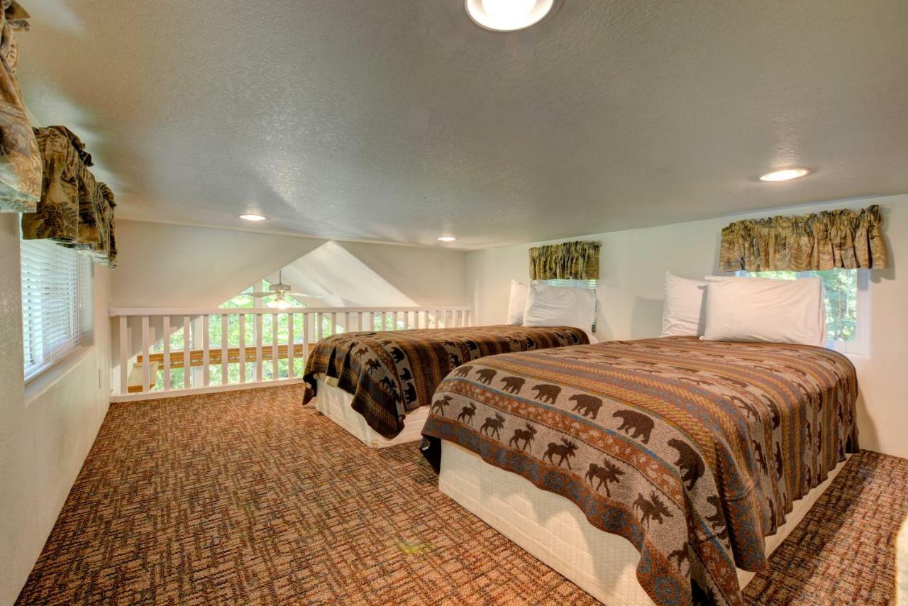Morrisons Rogue River Lodge Merlin Екстериор снимка