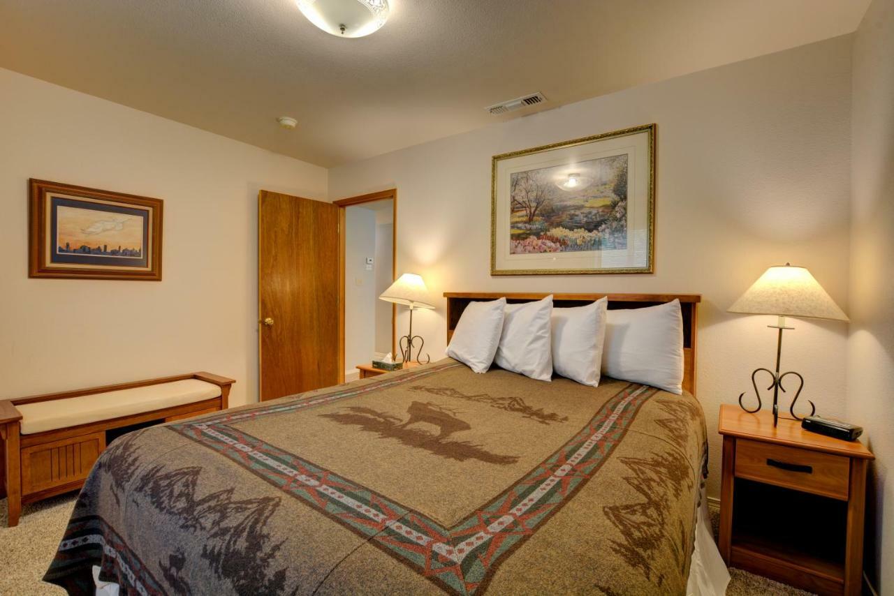 Morrisons Rogue River Lodge Merlin Екстериор снимка