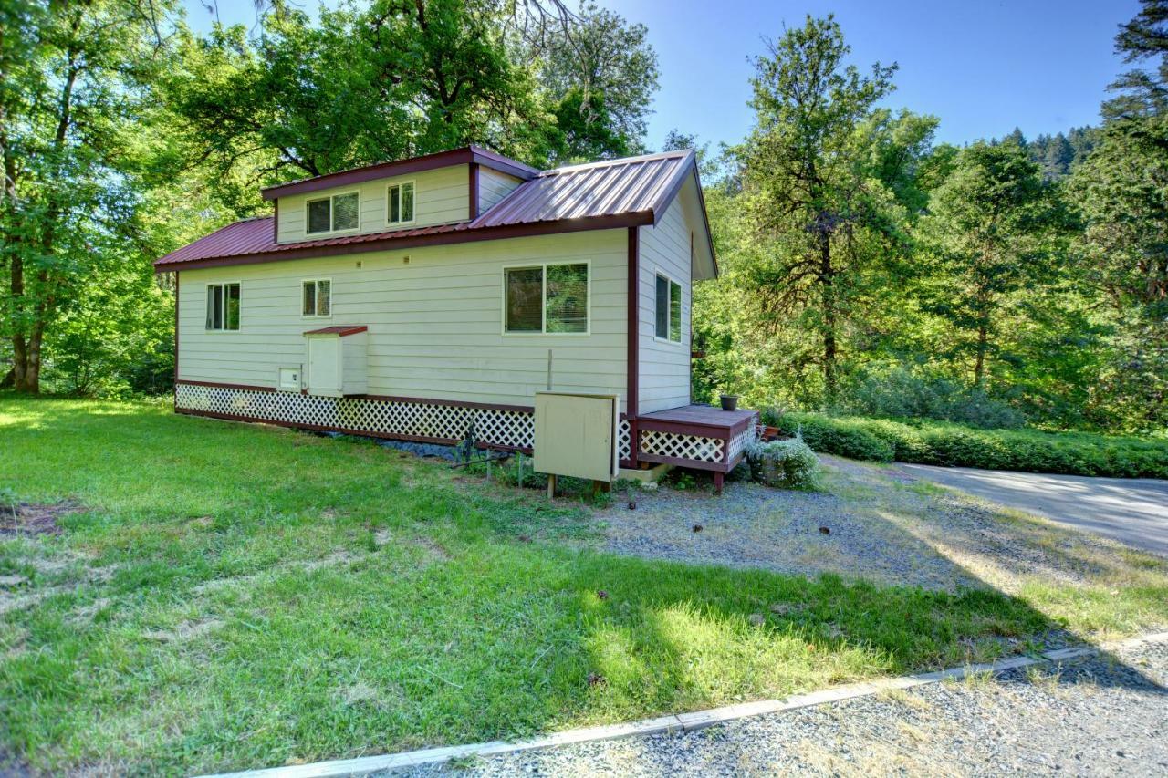 Morrisons Rogue River Lodge Merlin Екстериор снимка
